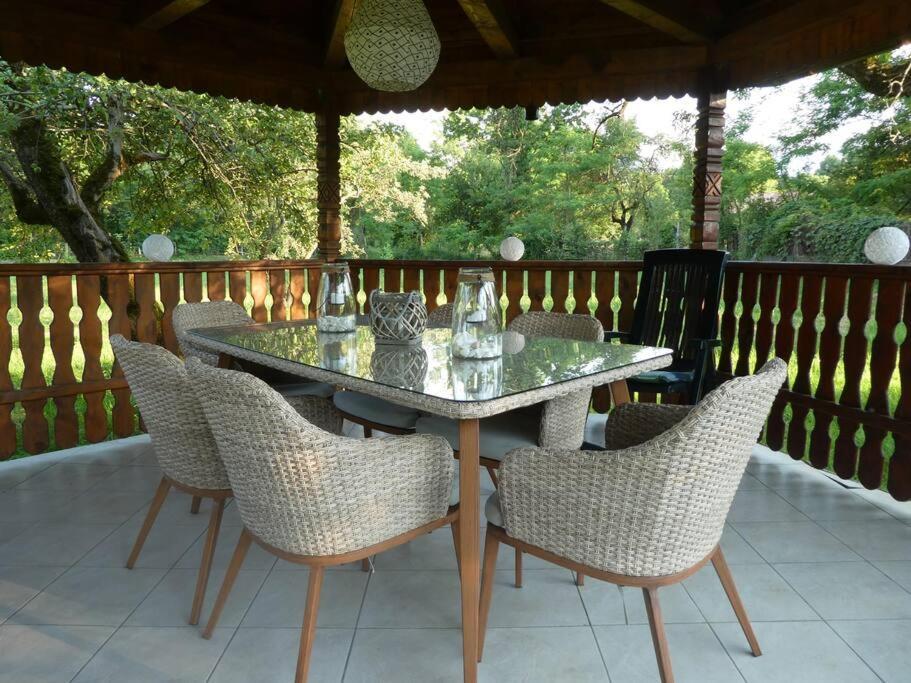 Horace Guesthouse Pool & Hot Tub & Bikes & River Dejani Bagian luar foto