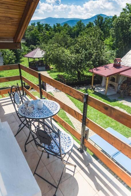 Horace Guesthouse Pool & Hot Tub & Bikes & River Dejani Bagian luar foto