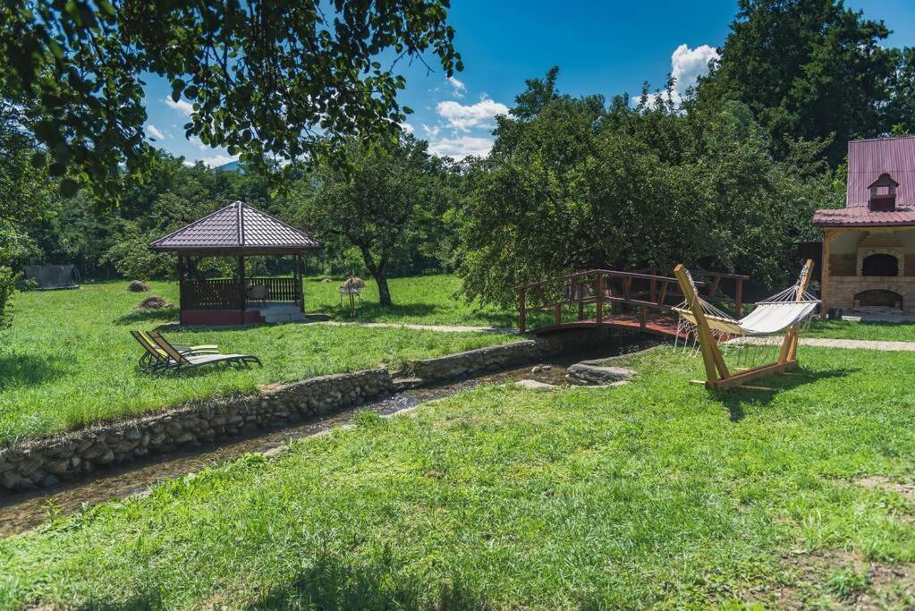 Horace Guesthouse Pool & Hot Tub & Bikes & River Dejani Bagian luar foto