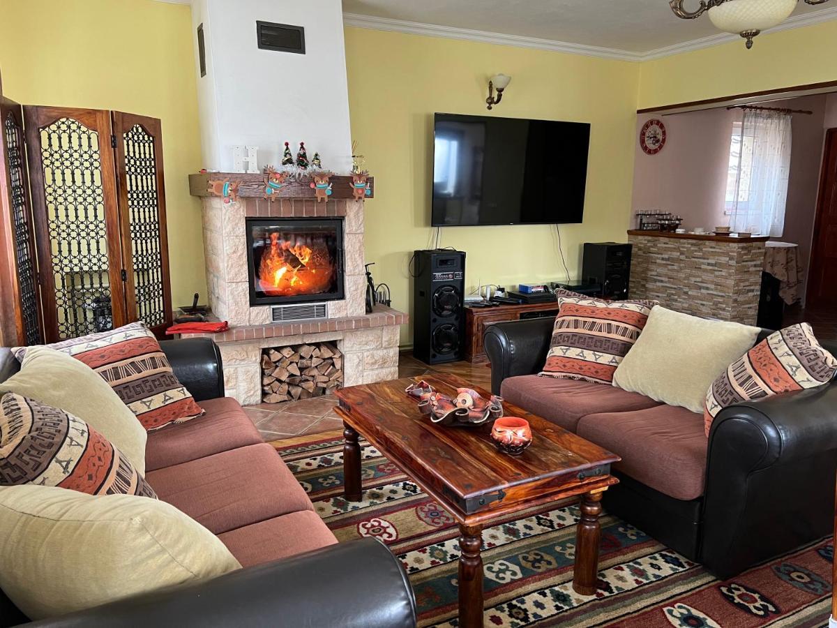 Horace Guesthouse Pool & Hot Tub & Bikes & River Dejani Bagian luar foto