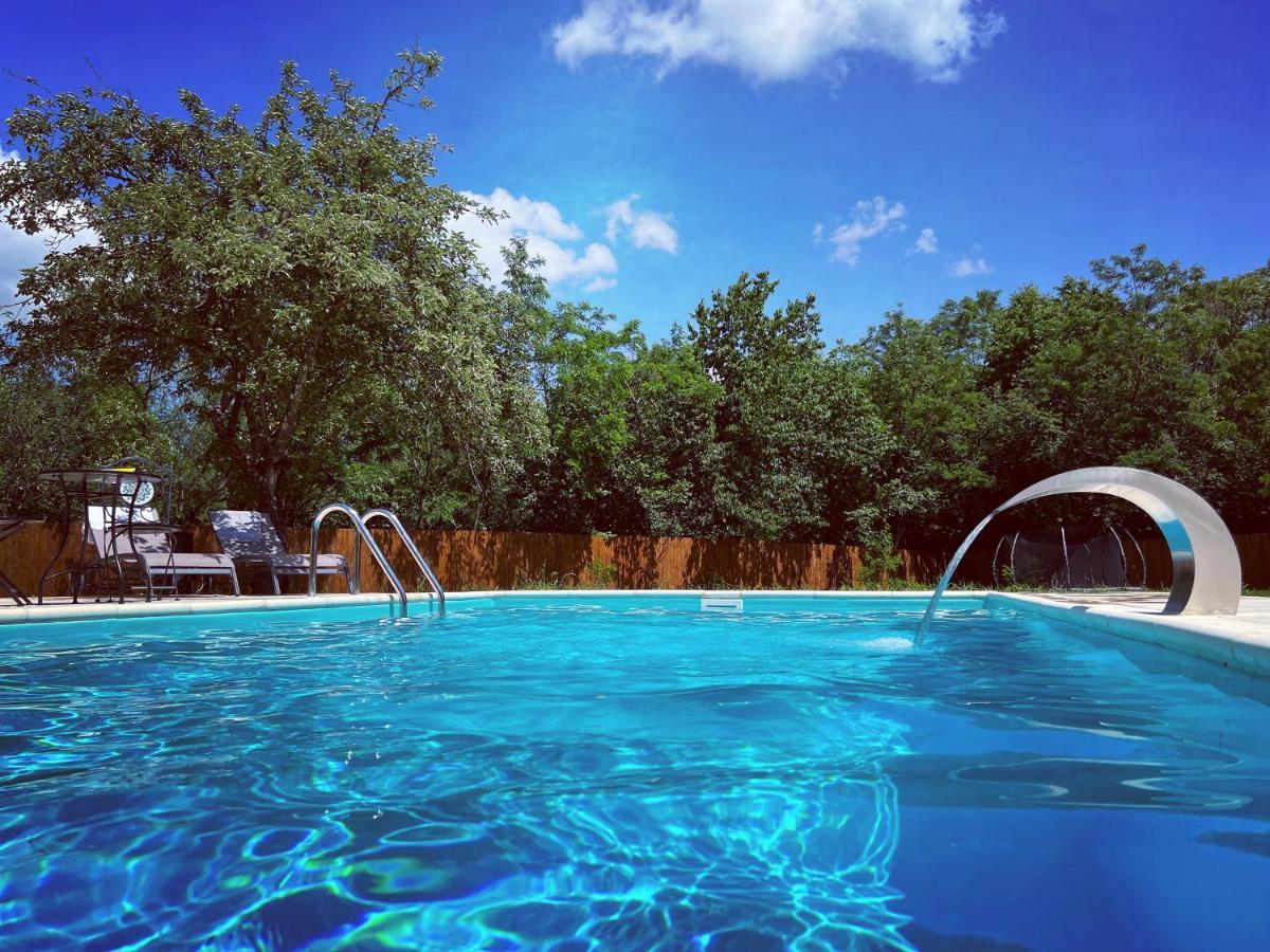Horace Guesthouse Pool & Hot Tub & Bikes & River Dejani Bagian luar foto